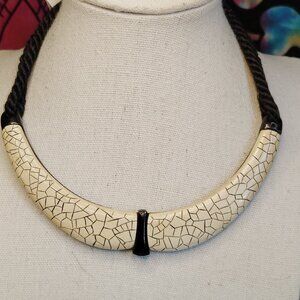 Vintage 1977 Crown Trifari Modern Mosaic Crackle Resin Choker Necklace